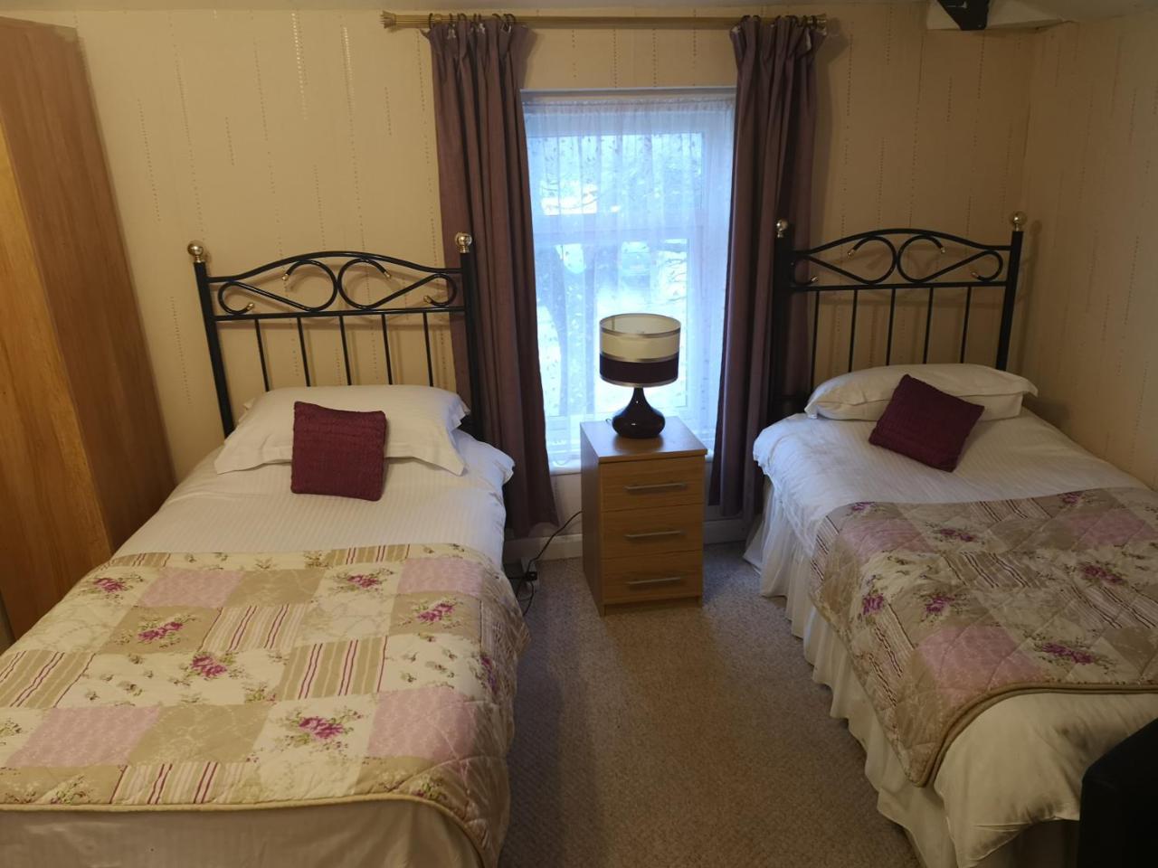 East Mount House Hotell Barrow-in-Furness Exteriör bild